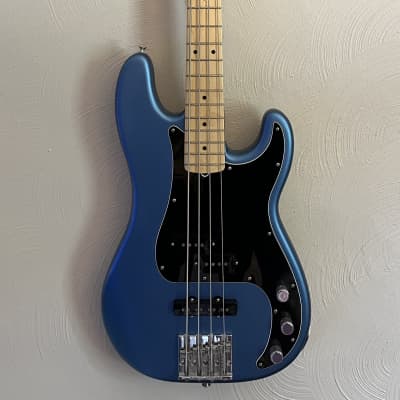 Fender American Performer P Bass 2019 Satin Lake Placid Blue image 2