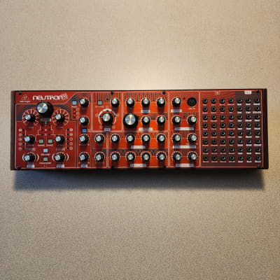 Behringer Neutron Paraphonic Analog and Semi-Modular Synthesizer