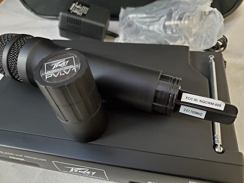 Peavey PVi V1 Wireless VHF Handheld Microphone System