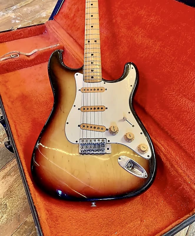 Fernandes Burny Custom strat 1976 Sunburst original vintage Fernandes Burny Custom strat 1976 Sunburst original vintage