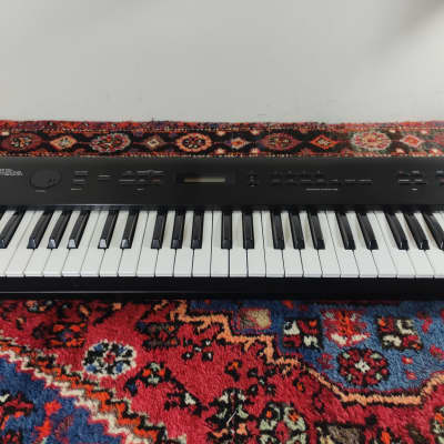 Roland S-10 49-Key Digital Sampling Keyboard 1986 - 1989 - Black