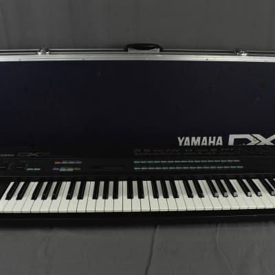YAMAHA DX7 Digital Programmable Algorithm Synthesizer W/ Hard Case [Very good] image 1