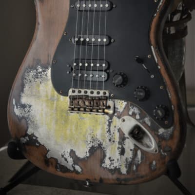 Fender Stratocaster Heavy Relic Nitro Silver Sparkle O Black HSS Custom by Guitarwacky image 2