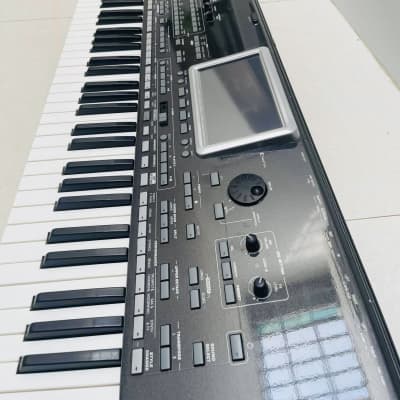 Korg PA3X LE 76 Key Professional Arranger Keyboard Used in mint condition