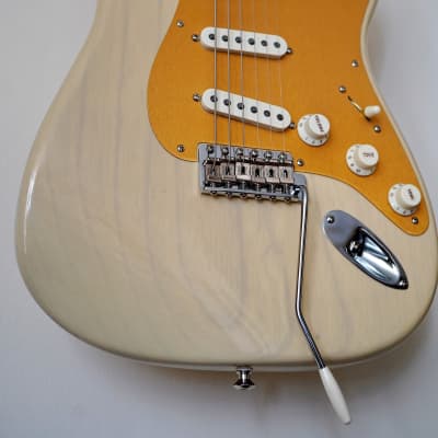 Fender STRATOCASTER CS AMERICAN CUSTOM HONEY BLOND ASH ROASTED TIGER V NECK 2023 - Honey Blonde image 3