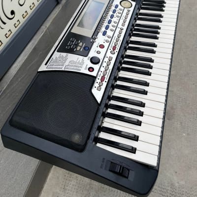 Yamaha PSR-S550 61-Key Arranger Workstation Used