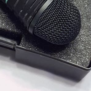 AKG D3900 Dynamic Vocal Microphone | Reverb