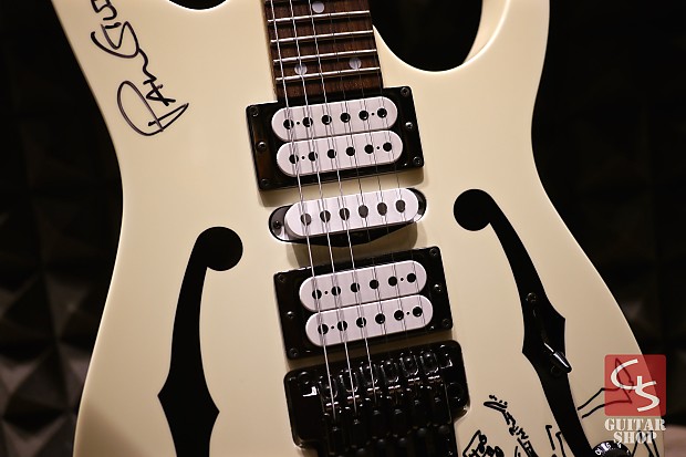 Paul Gilbert サイン入りエレキギター Paul Gilbert サイン入りエレキギター Paul Gilbert サイン入り