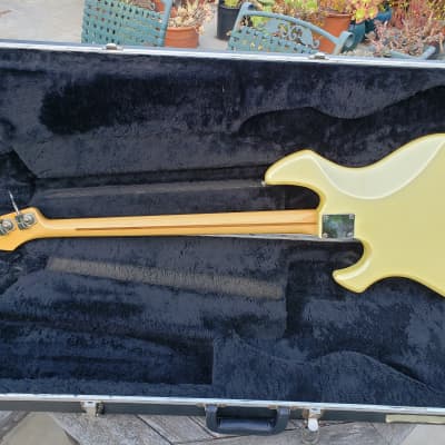 Fender Performer Bass 1985 - 1987 Faded Cream Gold image 2