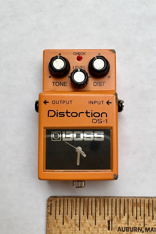 BOSS DS-1 Distortion Pedal Replica – Desktop Clock – Extremely