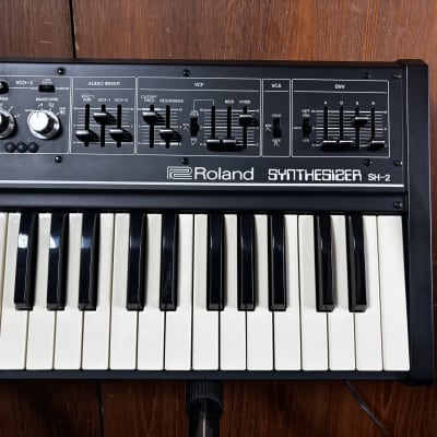 Roland SH-2 37-Key Synthesizer | Reverb