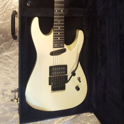 Kramer ProAxe Standard 1989 Pearl White w/OHSC Vintage Seymour