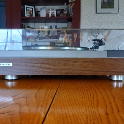 Damn Near Mint Pioneer Pl-115D Made in Japan 🇯🇵 that has a plinth with a Walnut Finish, Beautiful Unit! image 7