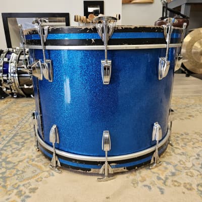 Ludwig No. 989 Big Beat Kit in Blue Sparkle 22-16-13-12" 3-ply Blue/Olive Badge image 4