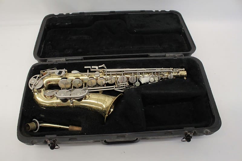 Selmer Bundy-II Alto Saxophone, USA, with sax, neck, mouthpiece/ligature, case, reeds image 1