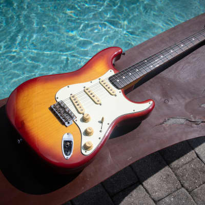 2006 Fender ST62-80TX '62 Stratocaster Reissue - Limited Edition Cherry Sunburst w USA Texas Special Pickups (SRV)  - Crafted In Japan image 6