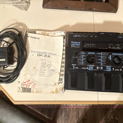 Roland GR-30 Guitar Synthesizer 1996 - 2000 - Black