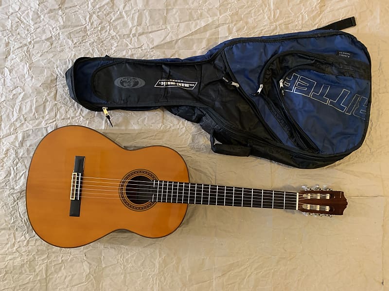 Yamaha CG-120A Classical Guitar in Very Good Cond. with