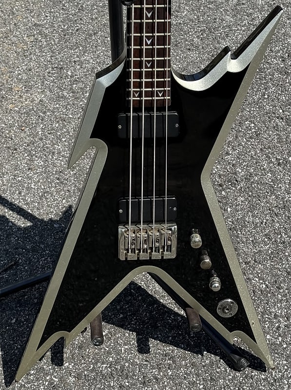 2006 Dean Dimebag Darrell Signature Razorback Bass Black W