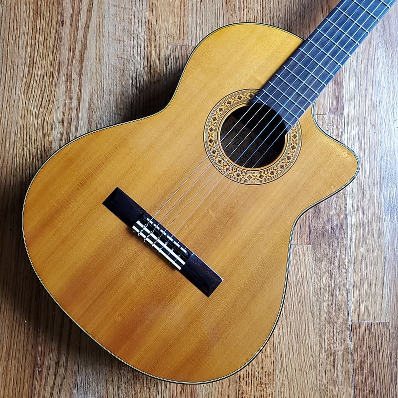 Alvarez Yairi CY127CE Classical Acoustic Electric Guitar Cedar and Rosewood CY