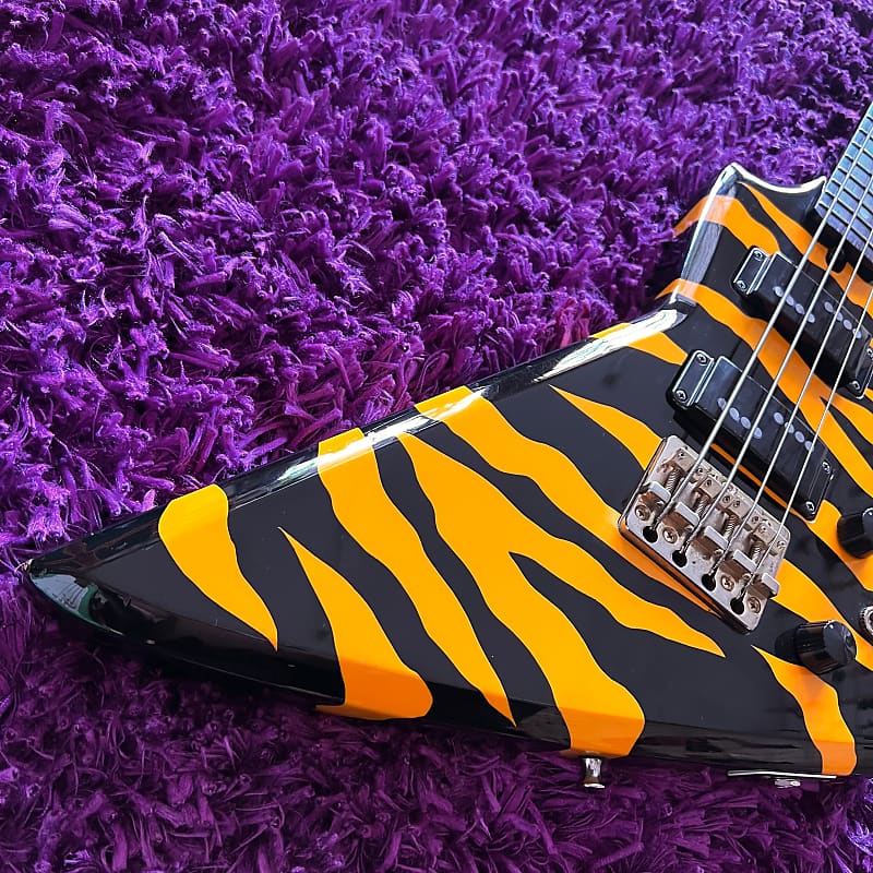 1984 Aria Pro II ZZB Deluxe Electric Bass Guitar Orange 1984 Aria Pro II ZZB Deluxe Electric Bass Guitar Orange
