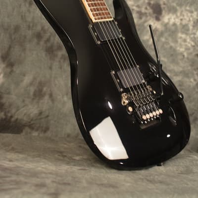 Ibanez S520EX Ebony Gloss Slim Body Electric w Claw Scratch Ibanez S520EX Ebony Gloss Slim Body Electric w Claw Scratch