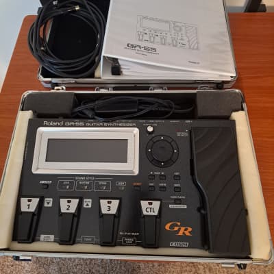 Roland GR-55 Guitar Synth with Case, Cable, Manual & PS