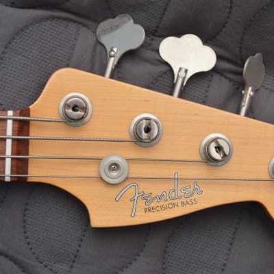 Fender Fender 2011 Custom Shop 1960 Closet Classic Precision bass 3 Tone Sunburst 2011 3 tone sunburst image 5