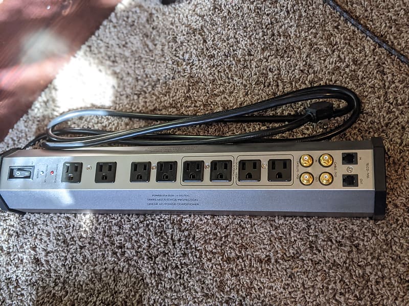 Furman Power Conditioner, White (PST8D) Reverb