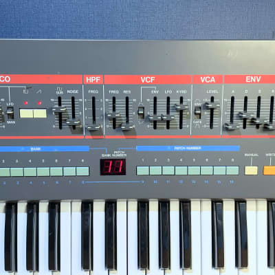 [Very Good] Roland Juno 106s 61-Key Programmable Polyphonic Synthesizer - Black image 3