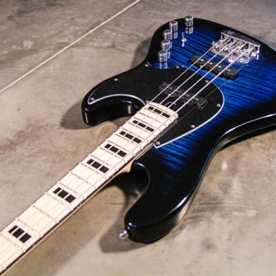。Mayones Jabba Classic 4弦ベース Mayones Jabba Classic 4 Bass Guitar, 4-String, Dark Sunburst