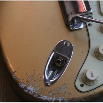Fender "Custom Shop 1963 Stratocaster Journeyman Heavy Relic Relic in Aztec Gold" 3, 50 kilograms image 5