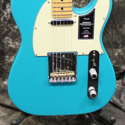Fender American Professional II Telecaster Maple Fingerboard Electric Guitar Miami Blue w/Case image 2
