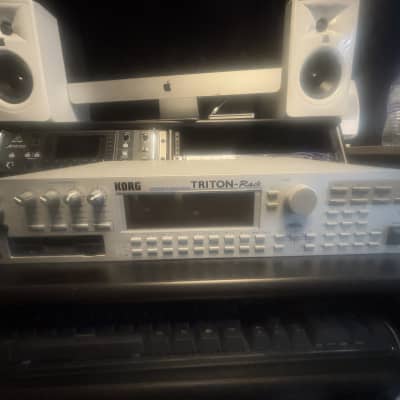 Korg Triton Rack Rackmount 60-Voice Polyphonic (Fully Loaded)