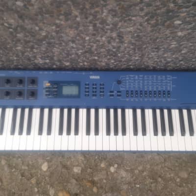 Yamaha CS1x Control Synthesizer 1996 - Blue