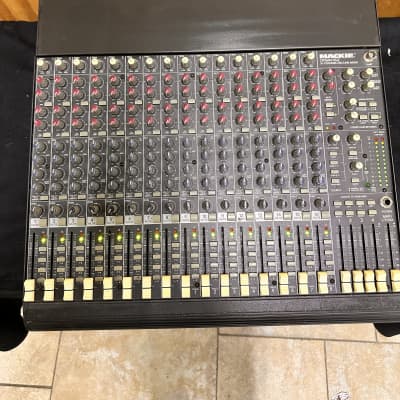 Mackie CR1604-VLZ 16-Channel Mic / Line Mixer | Reverb