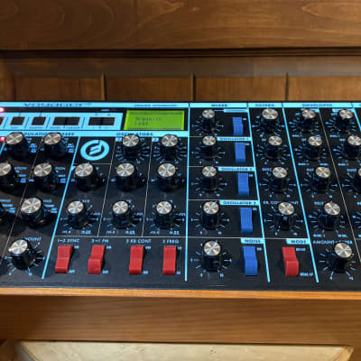 Moog Minimoog Voyager RME Synthesizer !