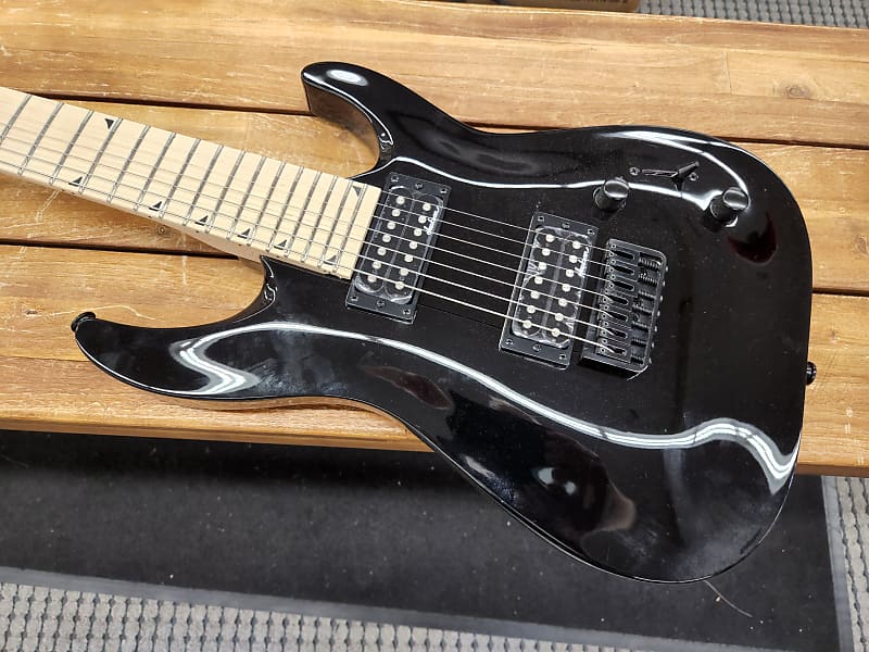 Jackson Js22-7 Black 7 String archtop electric guitar non Jackson Js22-7 Black 7 String archtop electric guitar non
