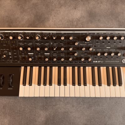 Moog Sub 37 Tribute Edition 2010s - Black