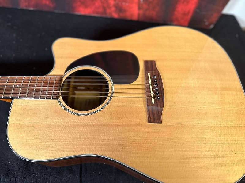 Takamine g deals series eg340sc