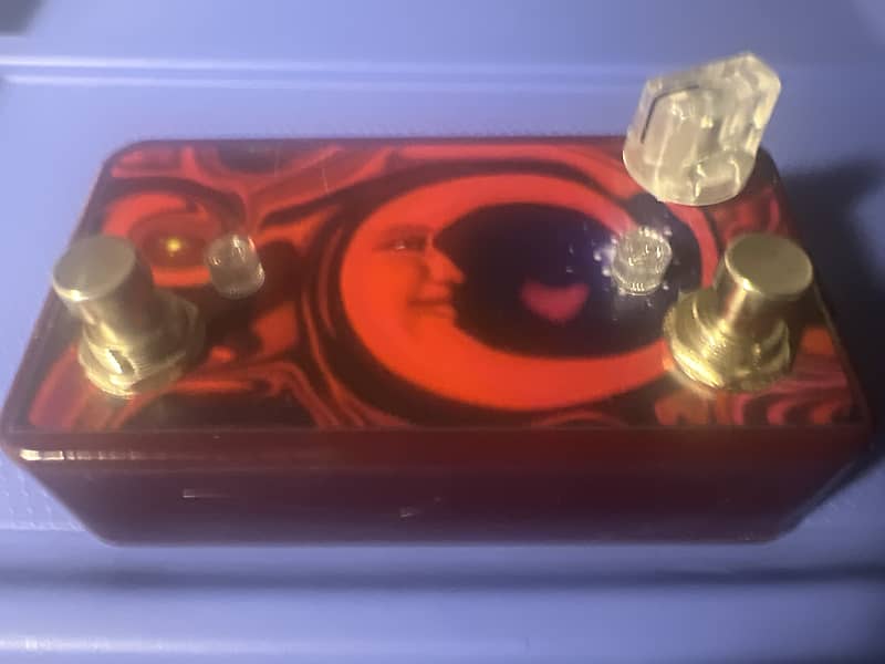 Lovepedal Tchula Boost 2010’s “Red Moon”