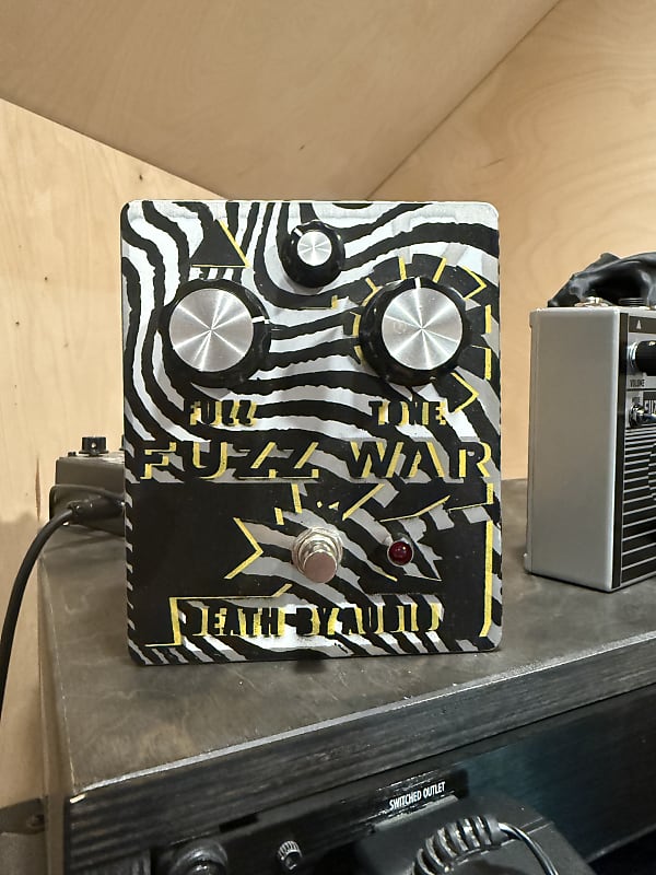 Death By Audio Fuzz War