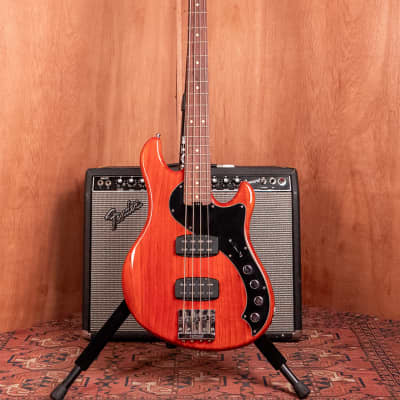 FENDER DIMENSION BASS IV (Mexican, 2004-2007) bass guitars