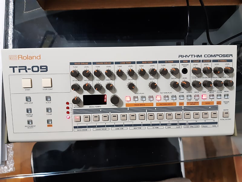 Roland TR-09 Rhythm Performer Drum Machine (Limited Edition)