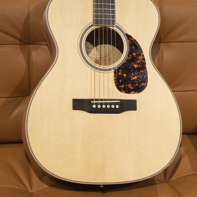 Larrivee OM-40 Legacy Series Acoustic Guitar - with Hard Case image 3
