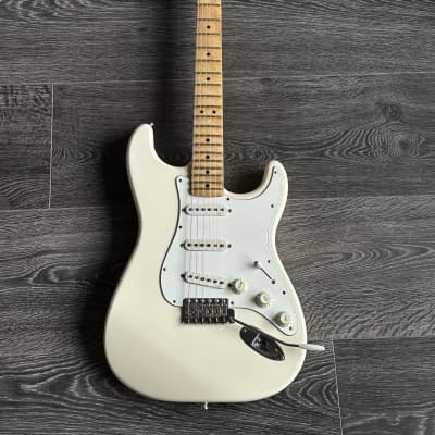 Fender Made In Japan ST-YJM Yngwie Malmsteen Signature Str