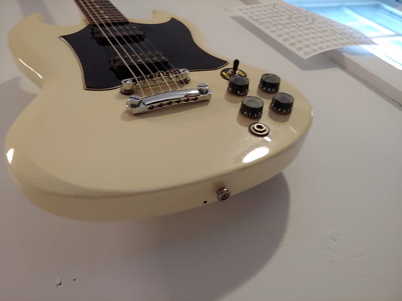 ギター Epiphone by Gibson G-310 Vintage White Epiphone SG G-310 w/Hardcase, Vintage White | Reverb