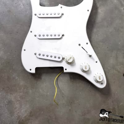 Stratocaster SSS Loaded Pickguard #30 (1990s White) image 13