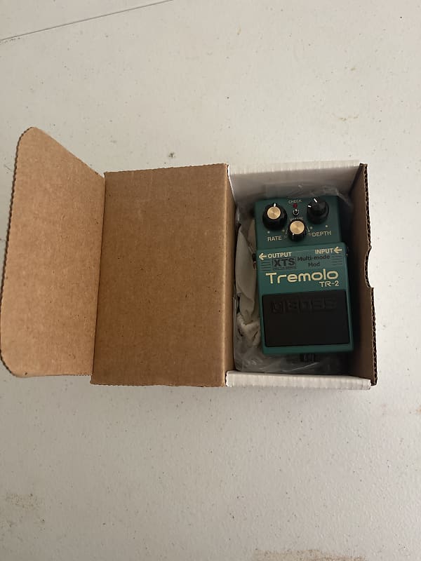 Boss TR-2 Tremolo w/ XTS Mod | Reverb Boss TR-2 Tremolo w/ XTS Mod | Reverb