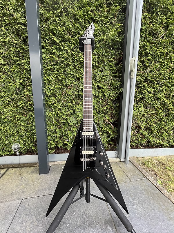 ESP LTD V-300 - Flying V with EMGs | Reverb